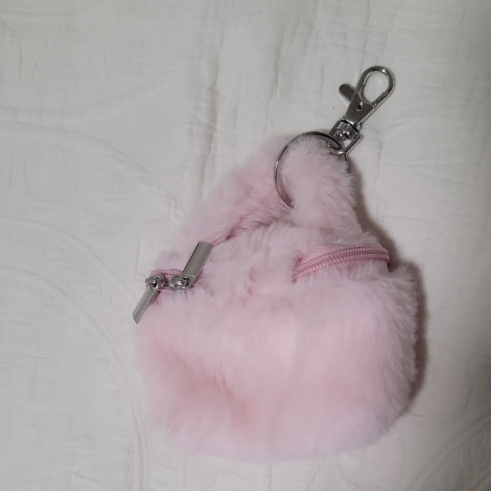 Urban Outfitter Like New Double Zipper Mini Fluffy Pink Keychain Pouch - Picture 4 of 4